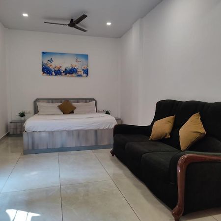 Aqua Villa Luxury Home Stay 罗纳瓦拉 外观 照片