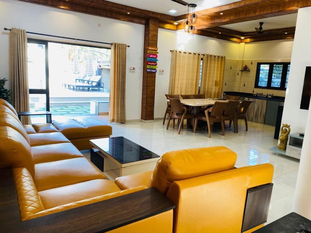 Aqua Villa Luxury Home Stay 罗纳瓦拉 外观 照片