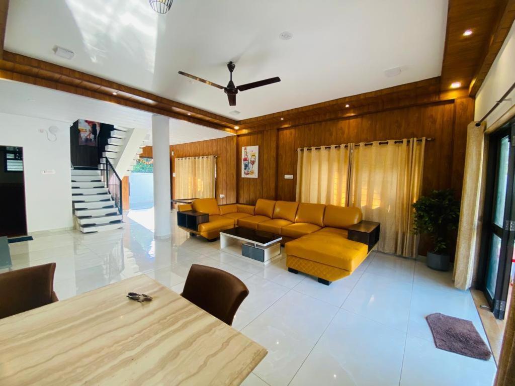 Aqua Villa Luxury Home Stay 罗纳瓦拉 外观 照片